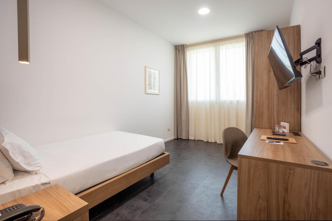 V Hotel Анкона Экстерьер фото