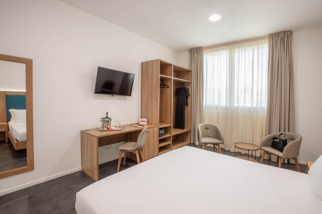 V Hotel Анкона Экстерьер фото