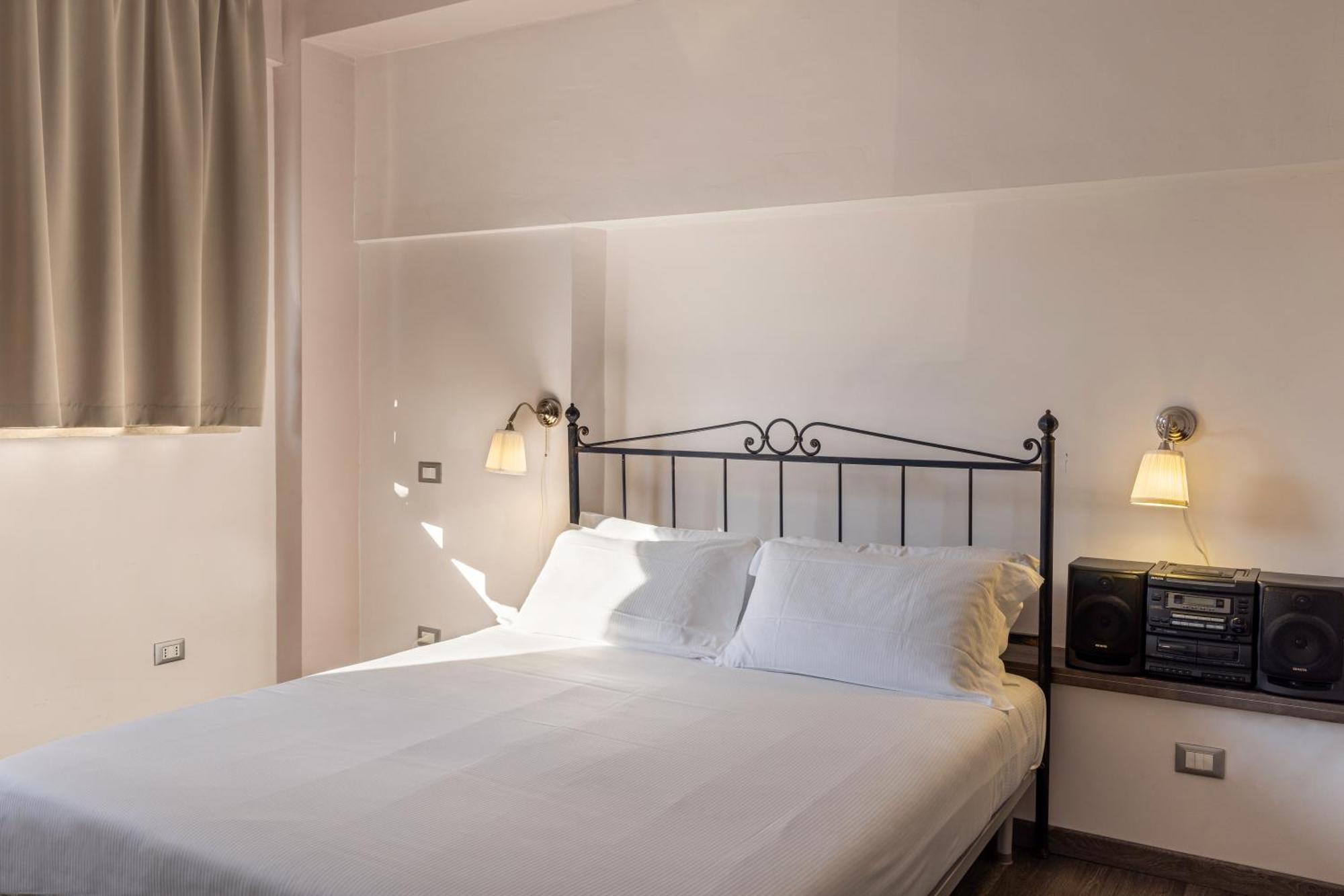 V Hotel Анкона Номер фото